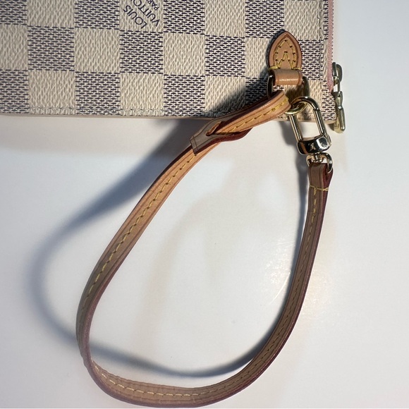 Louis Vuitton Damien Azur Zip Wristlet Pouch Cream, Pink Interior LV Clutch - Picture 4 of 14